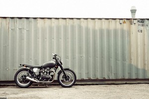 wrenchmonkees-mistress-kawasaki-w650-1